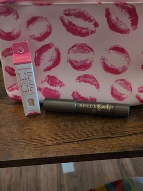 KARA Lip Lock -  Plumping, Belle Beauty Treatment Long Wear Shadow Gray ,And Bag